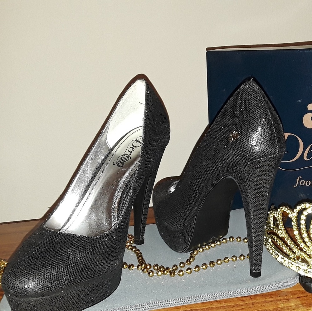 Black w/[ silver sparkle for the classy look